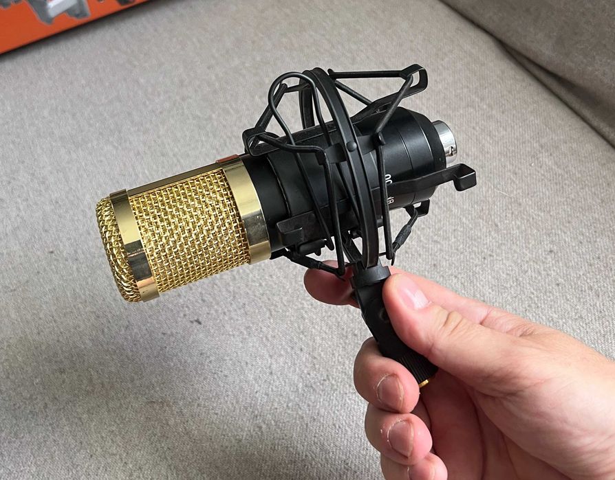 Microfon condensator BM-800 cu suport shock mount – studio / podcast