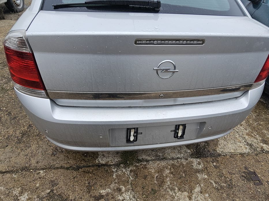 Dezmembrez Opel vectra 2.2 benzina
