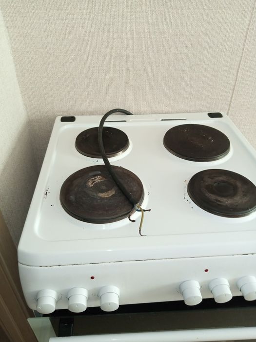 Продам электрическую плиту