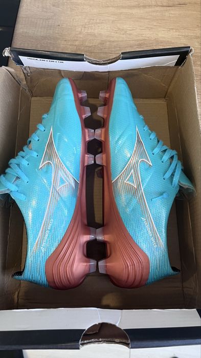 Бутсы мезуно 41-40 размер