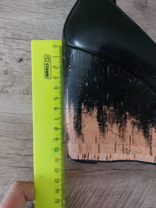 Туфли на танкетке.