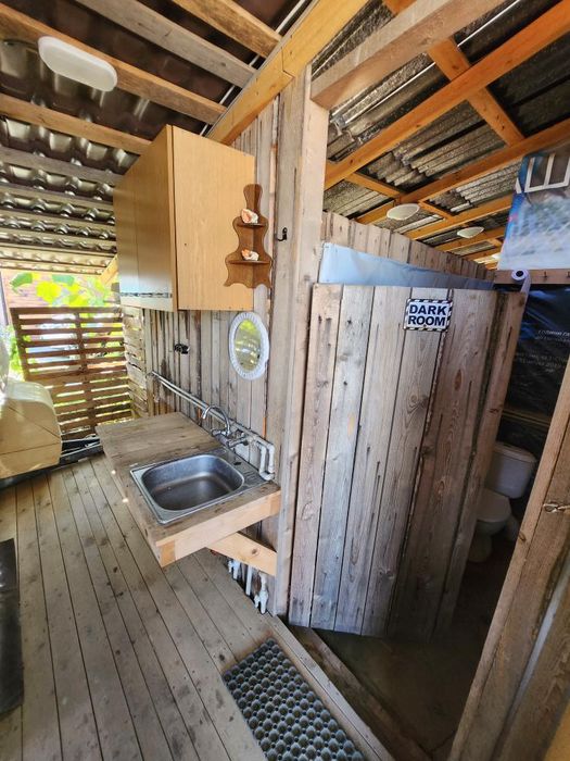 Продавам Каравана с престройка Веранда ПЛАТЕН НАЕМ ЗА 2026г.