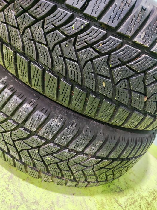 2 бр зимни 205/60/16 Dunlop