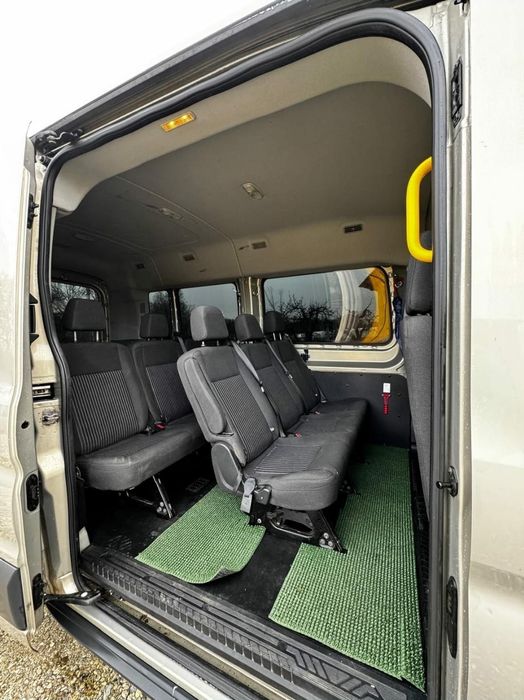 Vând Ford transit 2019 cu 8+1 locuri