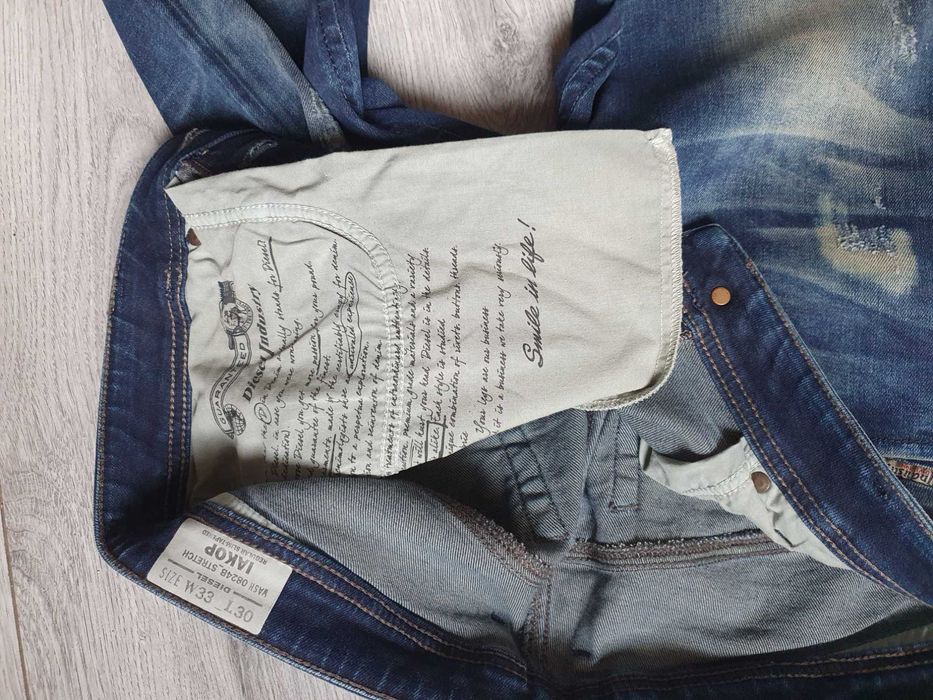 Blugi DIESEL "Iakop" Reg. Slim-Tapered - Marime W33 L30 (Talie 89 cm)