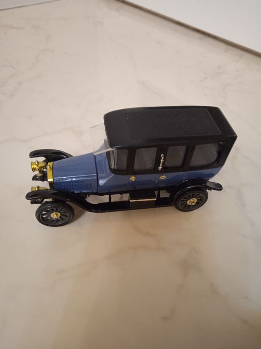 Модель автомобиля Руссо-Балт "Лимузин -Берлин"