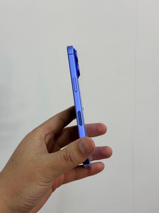 Продам Iphone 16