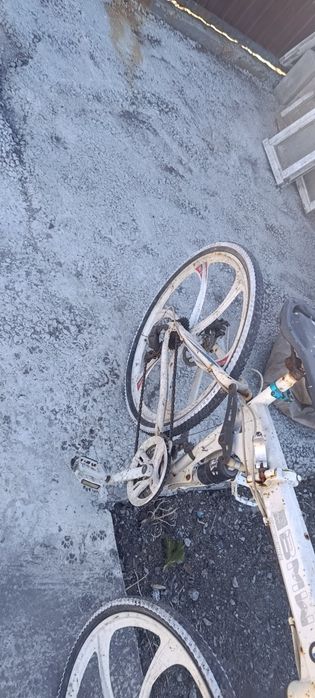 Велики БМВ и товер за два велика