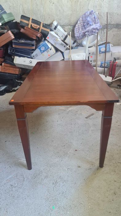 Масивна маса череша внос от Европа