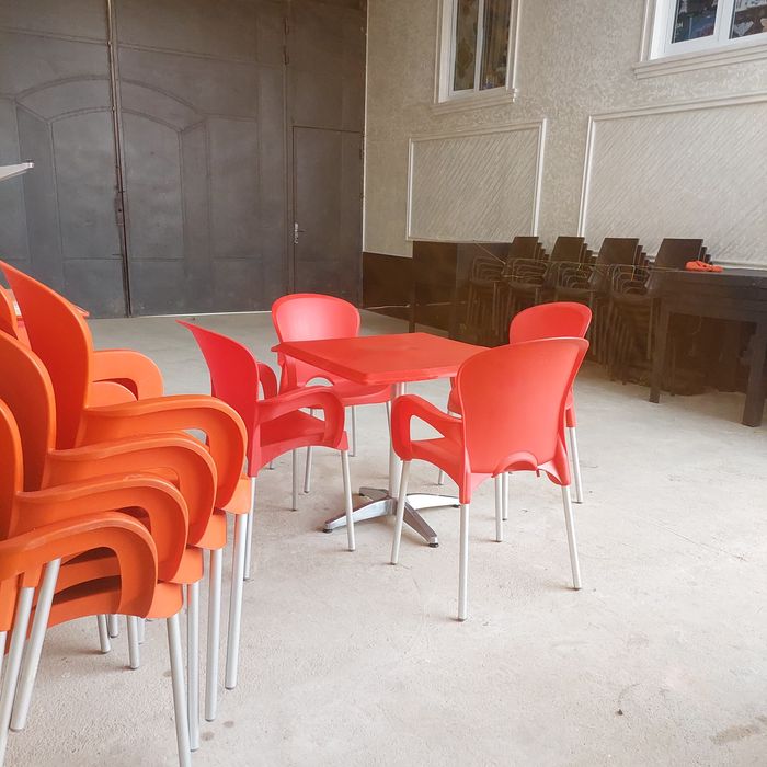 Стол стул сотилади