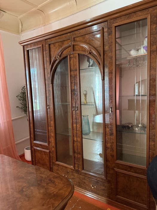 Горка комод стол для гостиной