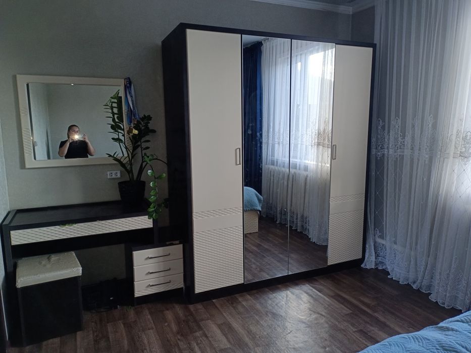 Продам спальный гарнитур