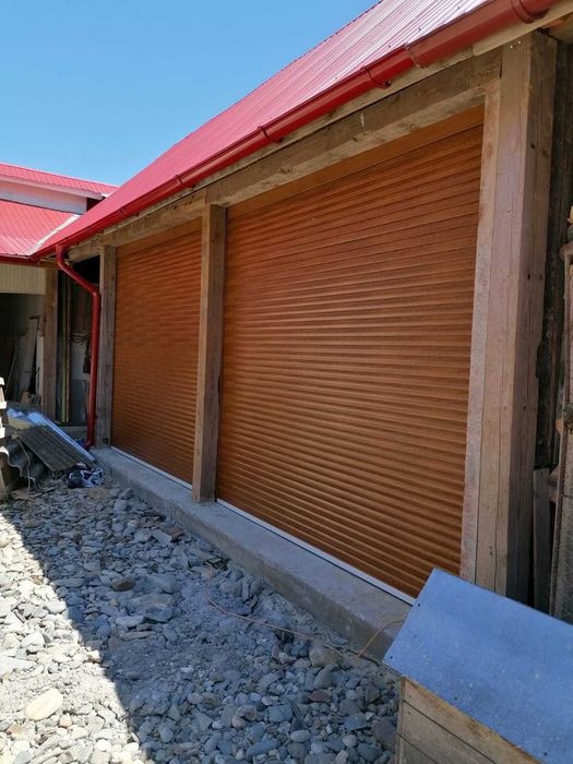 Uși garaj rulou automate cu telecomandă