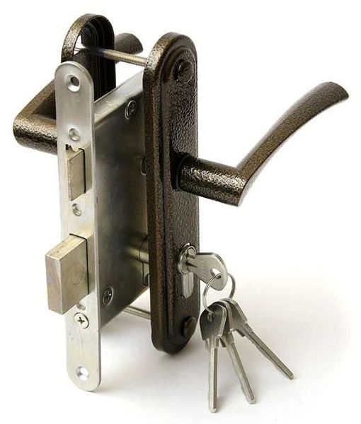 Установка замок на железный двери и сердичка алиштрамиз эшик очамиз