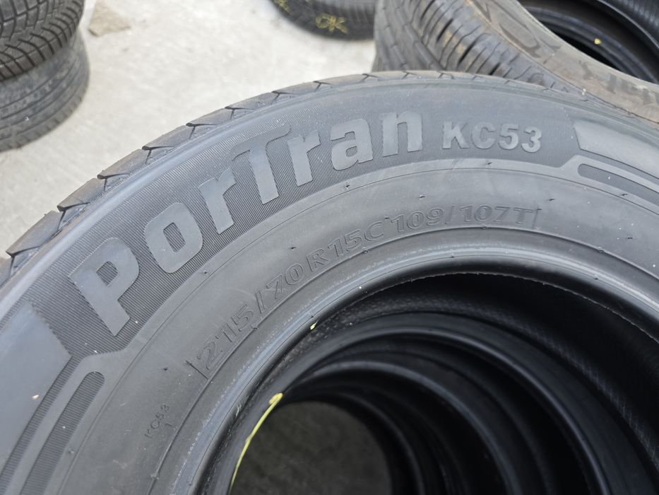 2бр Летни гуми за бус 215 70 15С - Kumho