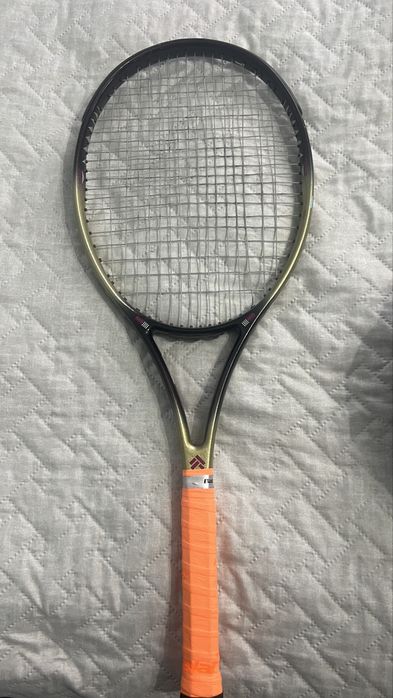 Различни тенис ракети