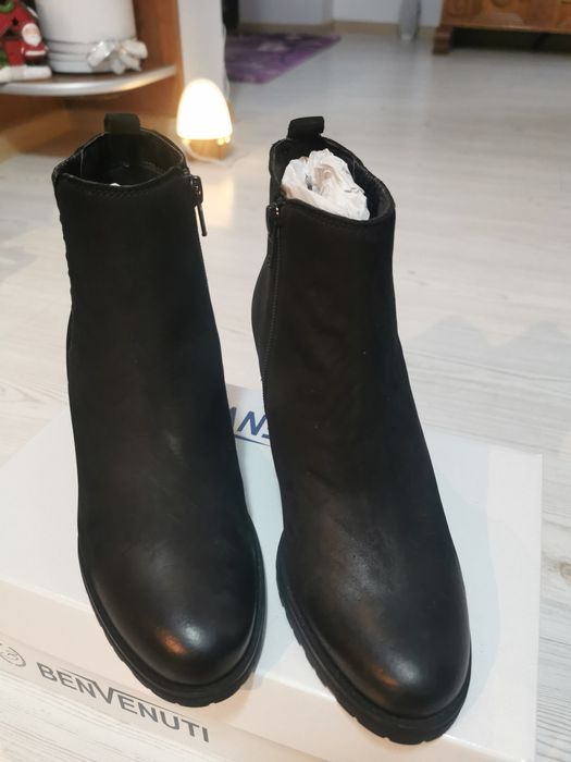 Botine noi din piele întoarsă, marca Benvenuti, marimea 37