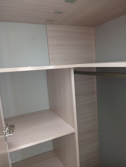 Продам угловой шкаф