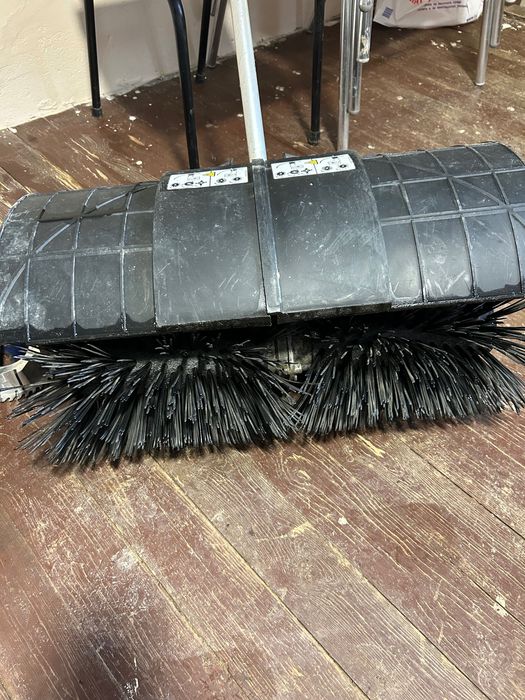 Комби двигател STIHL KM94 RC+ Приставка ролкова четка STIHL KB-KM