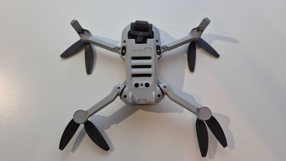 Drona DJI Mini 2 Fly More Combo 4K + accesorii