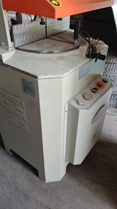 Станок для производства пластиковых окон