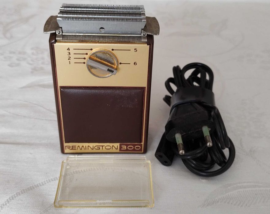 Продавам Ретро електрическа самобръсначка REMINGTON 300