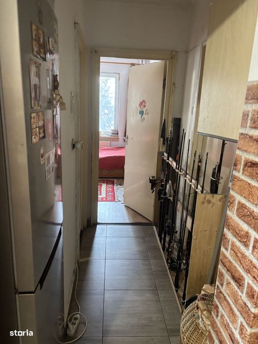 Apartament cu 3 camere, centrala pe gaz, etaj 1