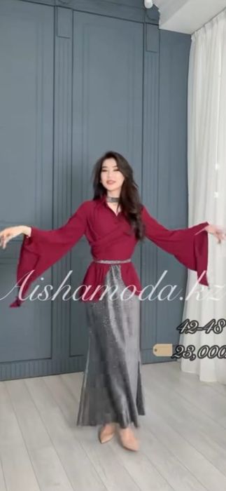 Продам 2 платья и пиджак