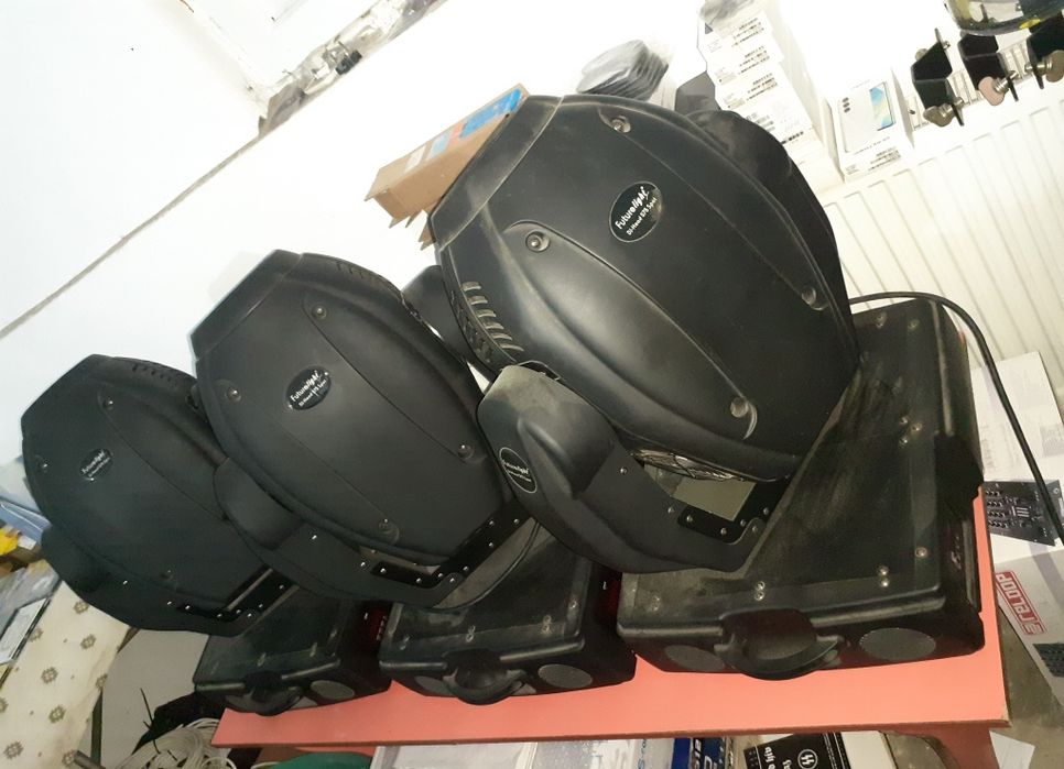 Moving Head Futurelight Dj Head 575