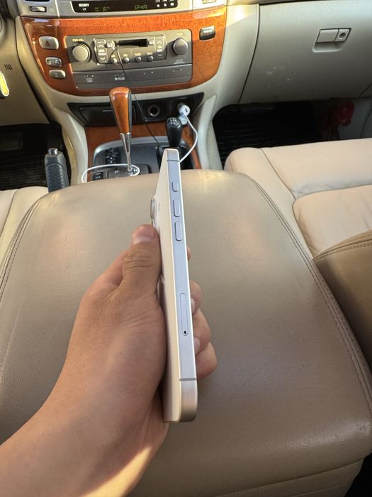 Продам Айфон 17 256гб