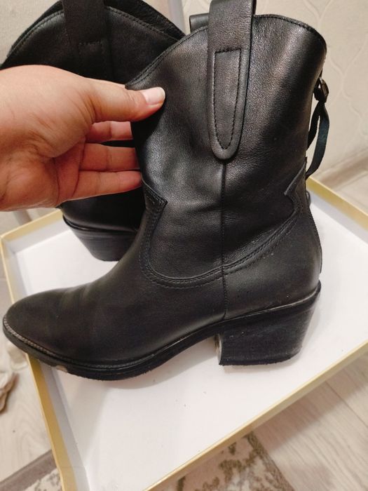 Продаются женские осенние  сапоги