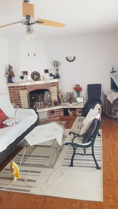 Продава къща в с.Ресилово общ.Сапарева баня