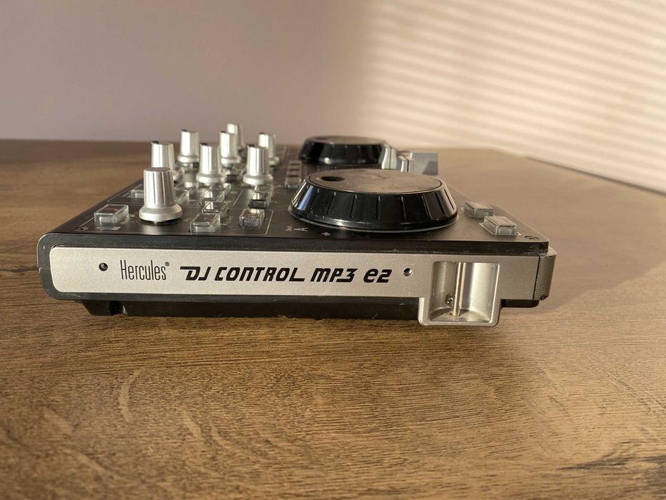 DJ console Hercules mp3 e2