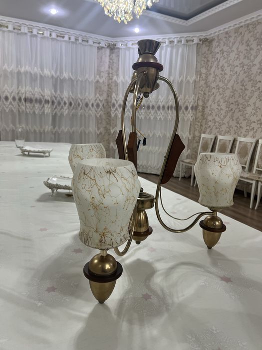 Продается люстра