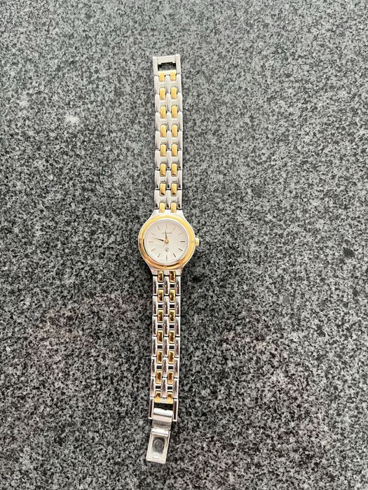 Дамски електронен часовник Lowsell.