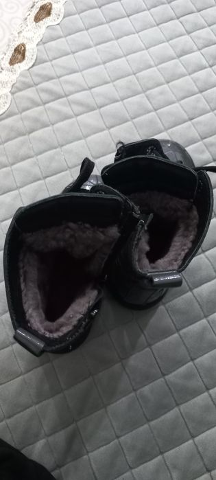 Продам детскую обувь для девочки..