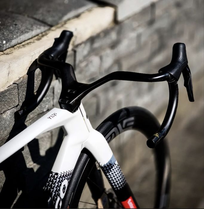 Карбонов велосипед COLNAGO Y1RS,Dura Ace di2-12V.ENVE .2026г.