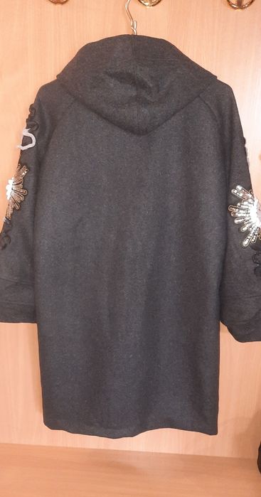 Продам пальто шерстяное.