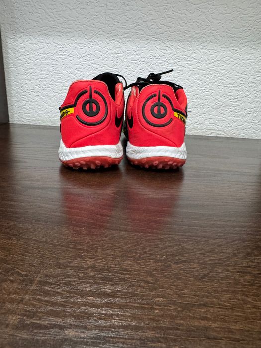 Nike Tempo Сороконожка размер 39