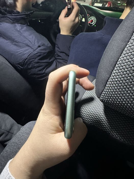 Iphone 11 tifiny rangi 128