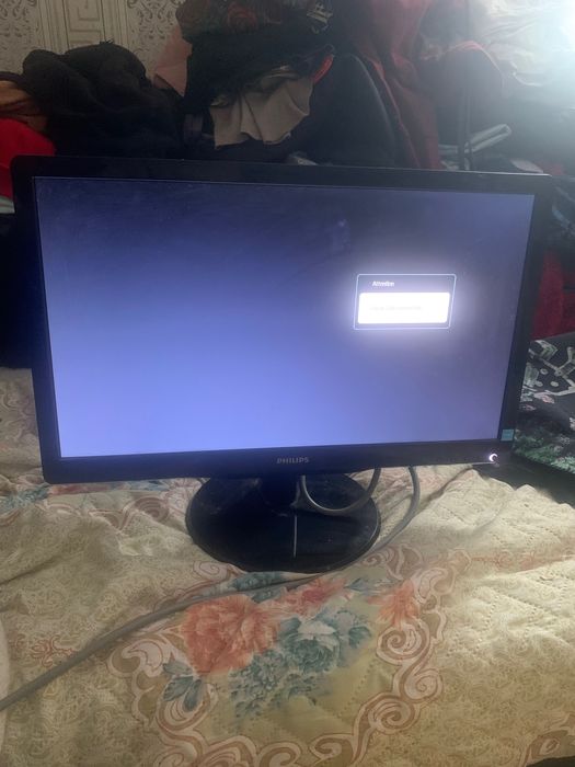 Монитор PHILIPS продавам го защото не го ползвам