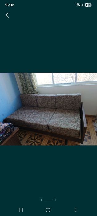 Продаю раскладной диван с подушками