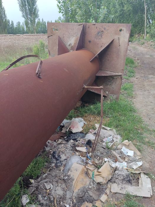 Труба темирли 800 сотилади 33 метр сандиги билан