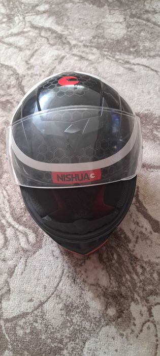 Продавам две каски