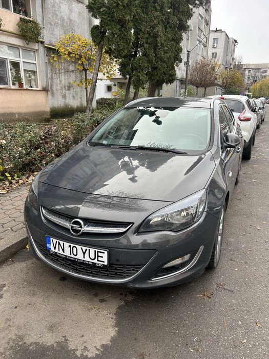 Vând Opel Astra J 2013