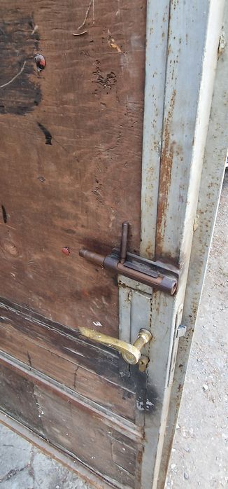 Гаражна врата без рамка