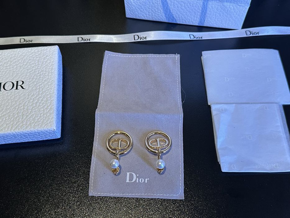 Нови Дамски Обеци Christian Dior 30 Montaigne CD Logo Pearl Drop Earrings с пълен комплект аксесоари