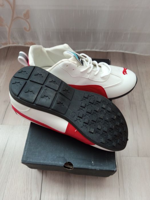 Papuci noi mărimea 40