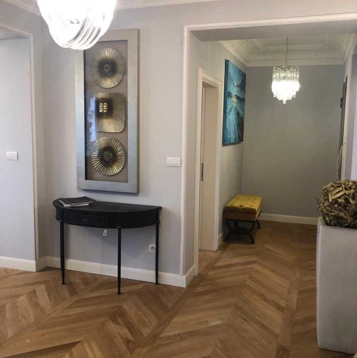 Дава се под наем Тристаен апартамент в София, Център - 160 кв.м за 1200 € - Снимка #7