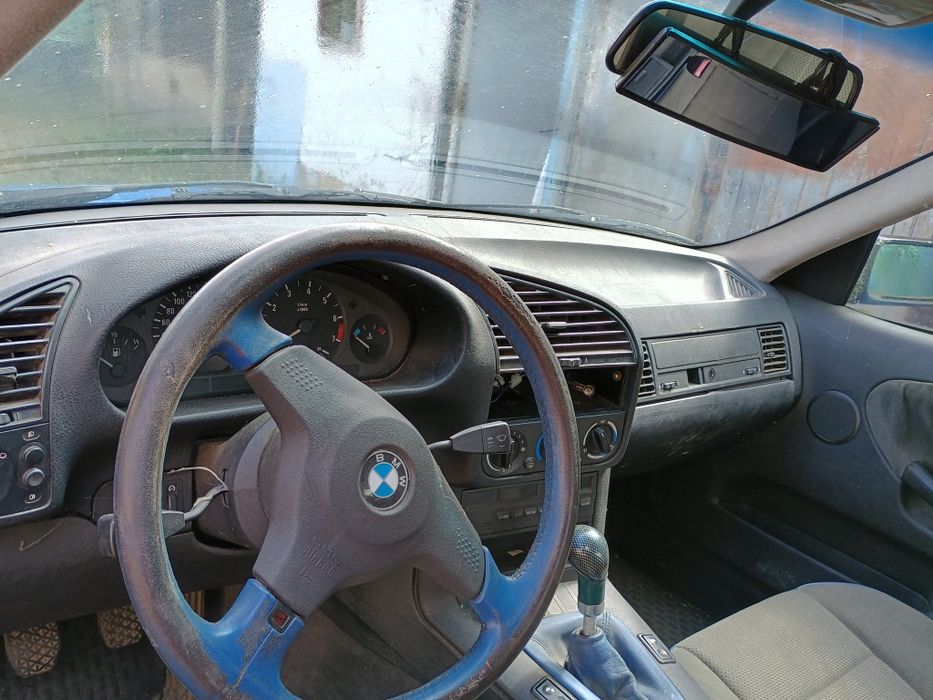 BMW e36 1.8 бензин на части
